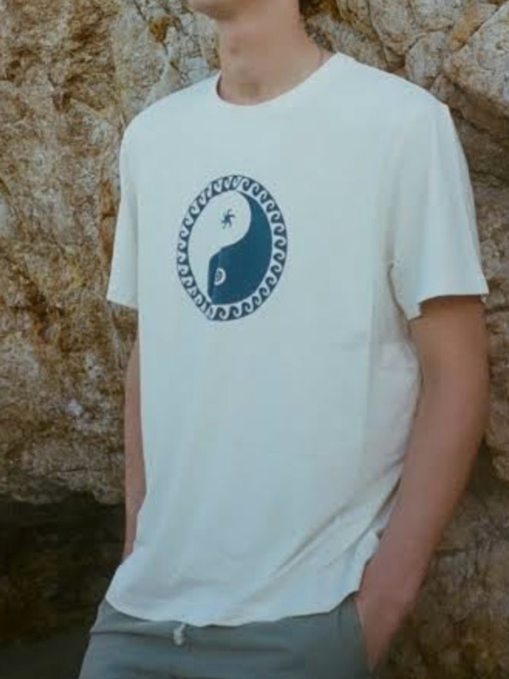Zonarch Garcia Tee
 Yin Yang T-Shirt medium